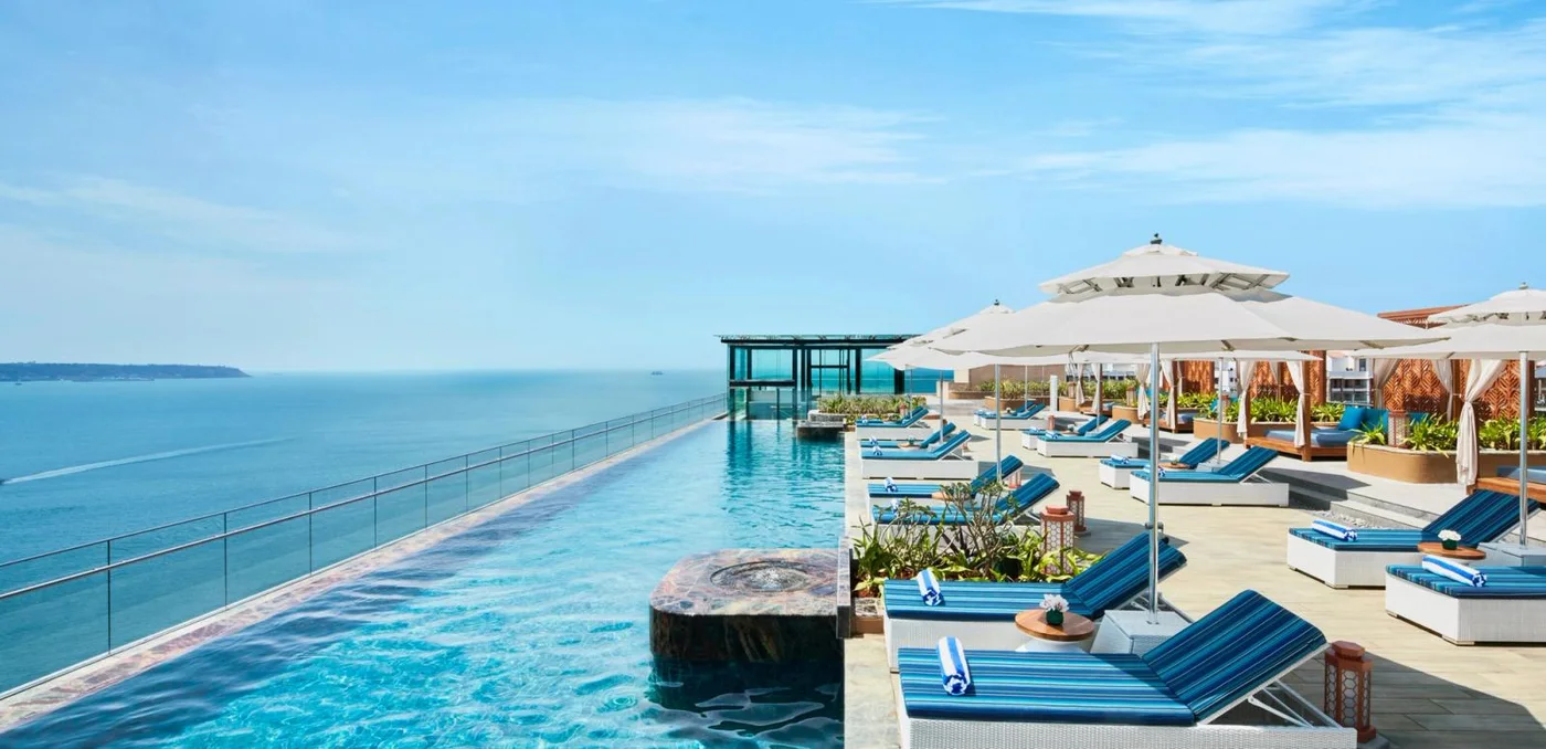 Infinity pool over the Mandovi